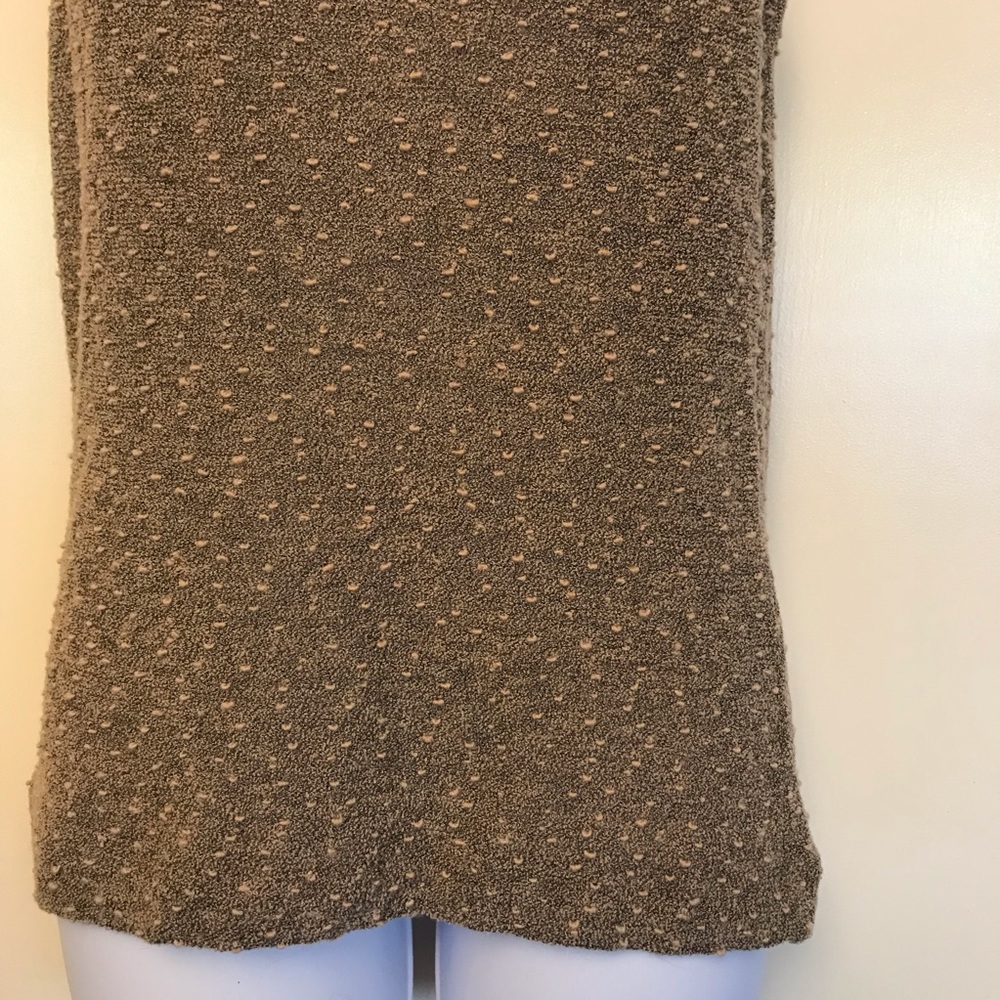 Parallel , beige top - Picture 3 of 8